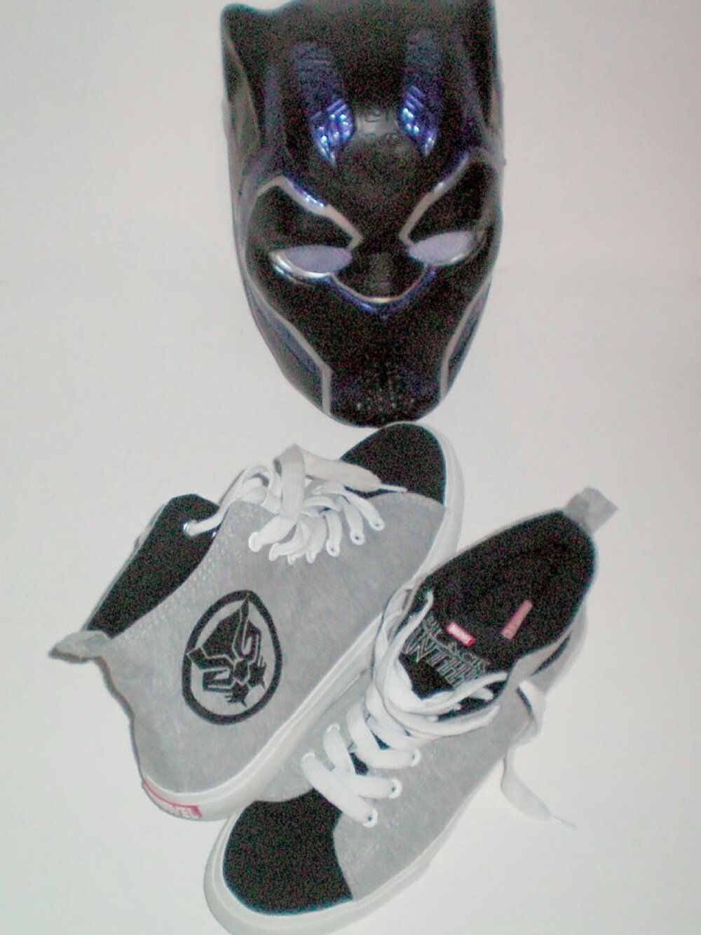 Marvel Black Panther High Top Sneakerrs Size 9 Mens and Mask